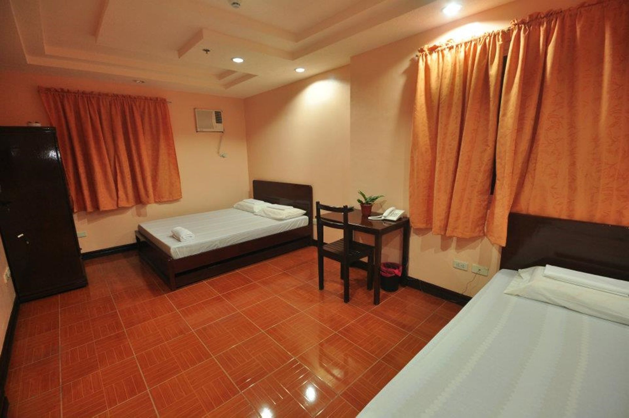 Rooms R Us - Voyagers Palace 公主港 外观 照片